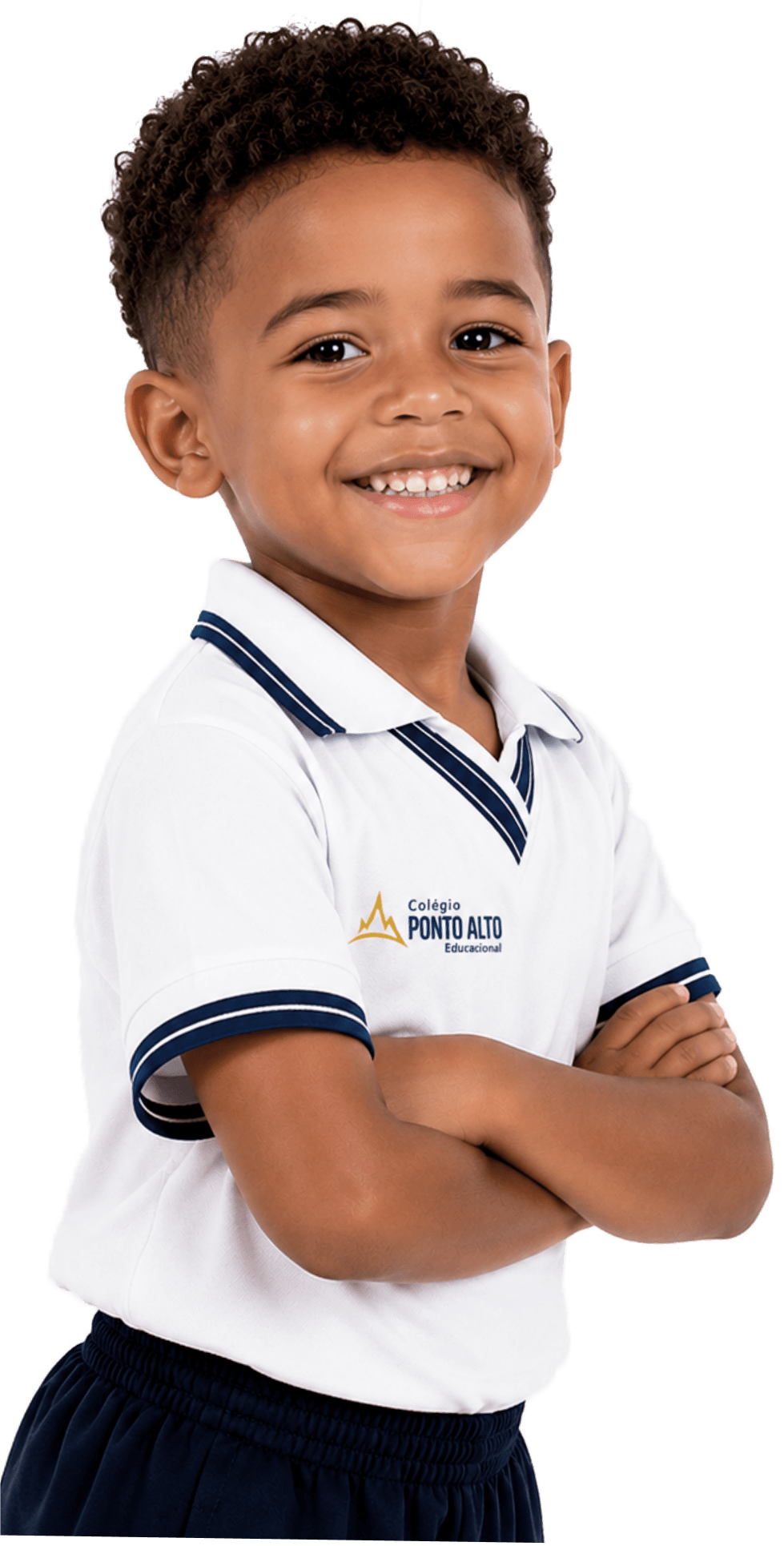 Aluno do Colégio Ponto Alto sorrindo com uniforme